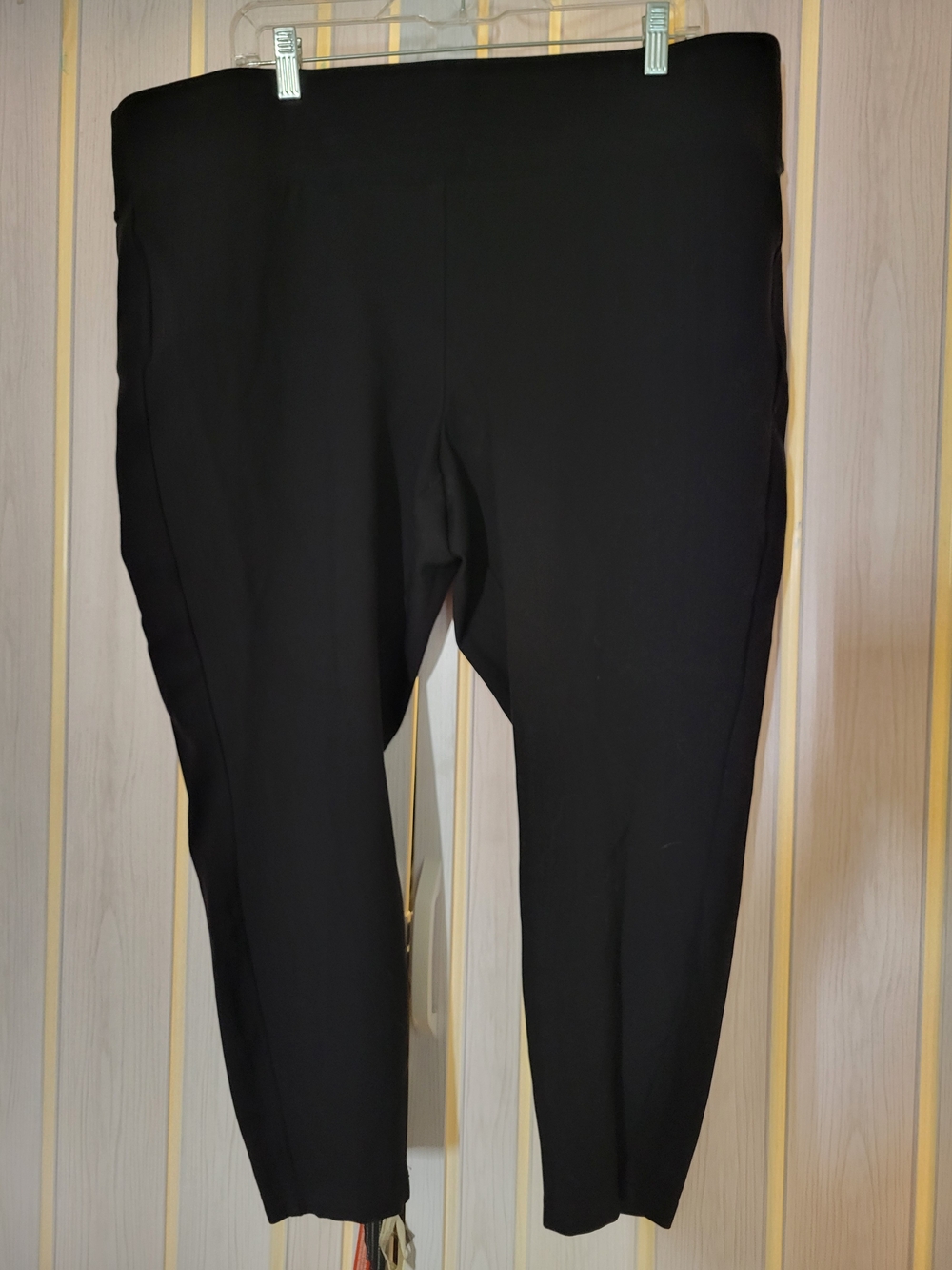 torrid Black Cropped Ponte Ankle Pants